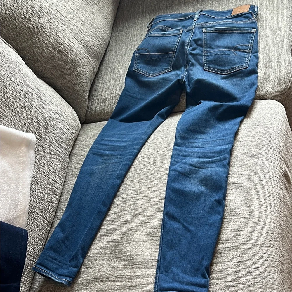 American Eagle Outfitters Classic Blue Jeans - Picture 5 of 6